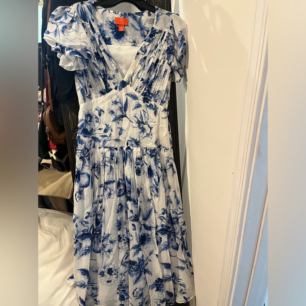 Monique Lhuillier dress size 6, excellent condition